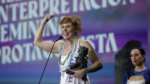 Mara Vzquez, premio  mellor interpretacin feminina protagonista por Matria