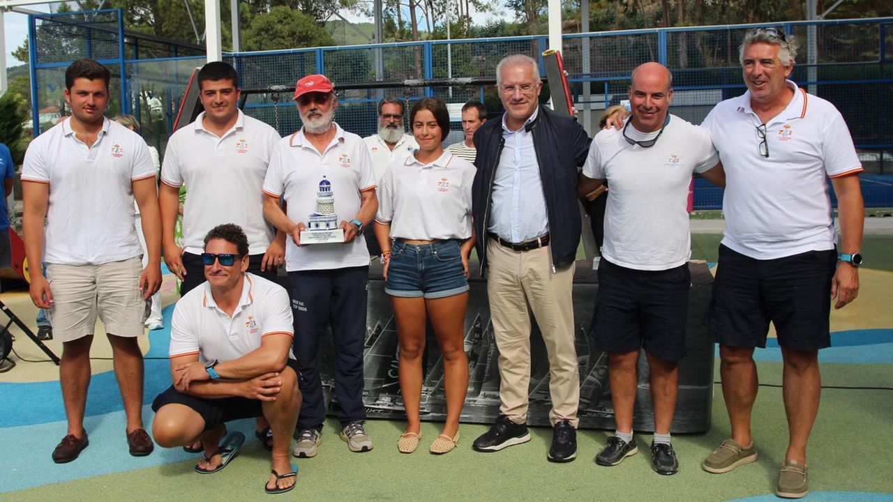 El Mirfak acaricia su décimo Trofeo Presidente Xunta de Galicia