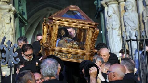 Desenclavo y procesi�n del Santo Entierro en Noia