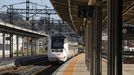 Un tren de Renfe llegando a la estaci�n de Santiago, en una imagen de archivo