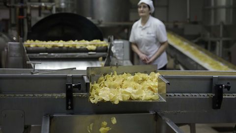 La planta de produccin de las patatas fritas Bonilla a la vista, elaboradas con aceite de oliva, est en el polgono de Sabn, en Arteixo