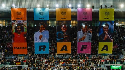 Lonas en el recinto para despedir a Rafa Nadal en su �ltima participaci�n en el Mutua Madrid Open