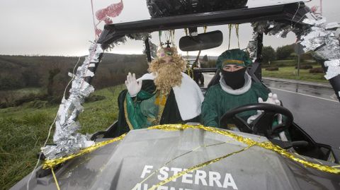 Reyes Magos por Vimianzo, en curiosos vehiculos