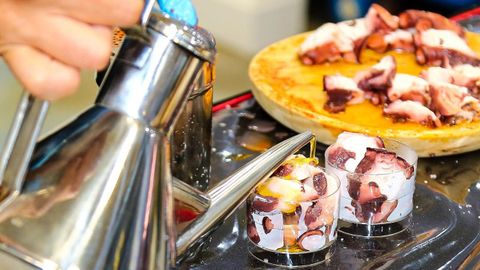 Un momento de la degustación de pulpo