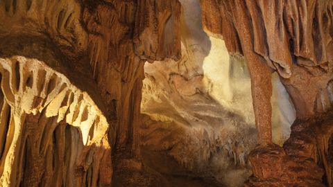 Centro de interpretacin de la Cueva de Candamo