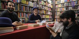 David Pintor y Jos� Nogueiras firmaron ejemplares de �Brinca vai� en la librer�a Santos Ochoa. 