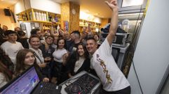 Guillermo Iglesias, a la derecha, el ltimo da de apertura del antiguo Asteria Beach de Cain