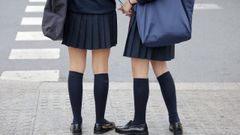 Nias en uniforme