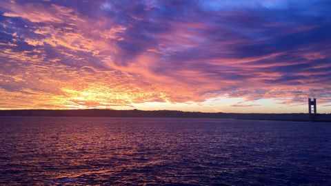 ESPECTACULAR AMANECER