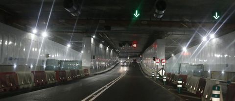 El subterr�neo de la Marina abri� al tr�fico el 12 de abril del a�o pasado, once meses despu�s abr�a el Parrote. 