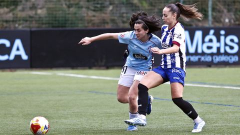 La jugadora de As Celtas Celia Fontecha, frente al Avil�s en el partido de ida, en A Madroa.