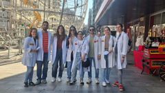 Los huelguistas salen a la calle. Los radilogos que estn de huelga para pedir una guardia ms estuvieron repartiendo informacin sobre su conflicto ayer en la calle del Prncipe. La gente estaba muy receptiva, asegur una portavoz del colectivo, Adriana Caldera, que dijo que los pacientes son quienes le dieron la idea de salir a la calle. El conflicto sigue suspendiendo un centenar de pruebas programadas a diario