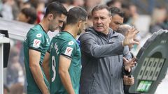Crist�bal dando indicaciones a �lex L�pez durante el Racing-Eldense.