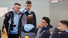 Iago Aspas, Carlos Dom�nguez, Jones El-Abdellaoui y Mihailo Ristic, este mi�rcoles, antes de la salida de la expedici�n celeste a Peinador.