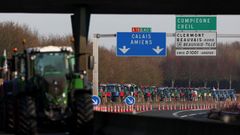 Los agricultores franceses contin�an con sus protestas
