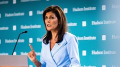 La exembajadora de Estados Unidos ante la ONU y exprecandidata republicana a las elecciones generales, Mikki Haley, en un discurso en Washington.