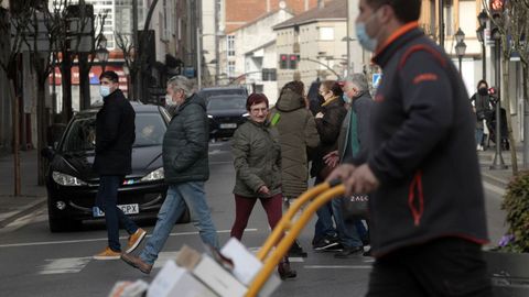 Primer da sin mascarillas en la calle en Monforte