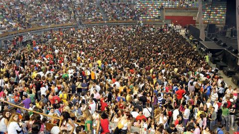 Lleno total en el Coliseum en el concierto de El Canto del Loco y Hombres G
