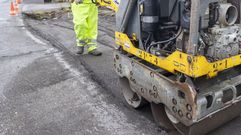Obras de mejora en una carretera, en imagen de archivo 