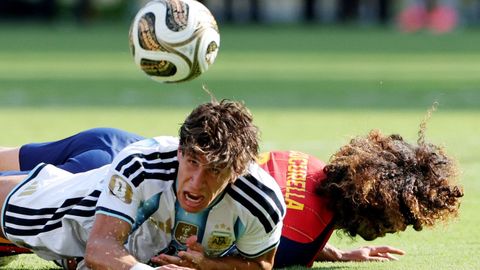 Giuliano Simeone y Cucurella, en el suelo, tras una disputa