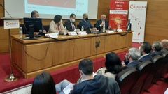Un momento de la inauguraci�n de la jornada, celebrada en la sede viguesa de la C�mara de Comercio