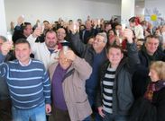 La singular iniciativa tuvo lugar al mediod�a del jueves e incluy� una lectura de buenos deseos. 
