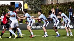 Los jugadores del Celta Fortuna, durante el duelo de este s�bado frente al M�rida en Barreiro.