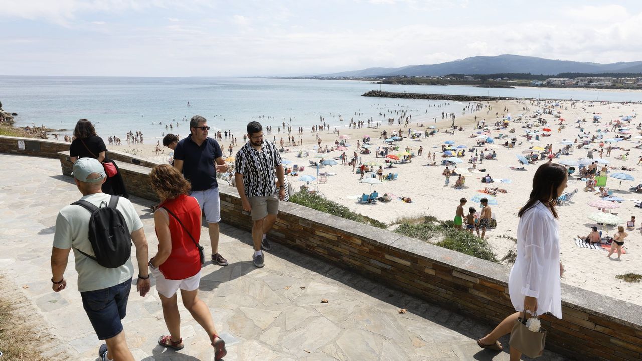Turistas de Andalucía, Ibiza, Mallorca y Canarias buscan el fresco y la tranquilidad de A Mariña: algo nunca visto antes