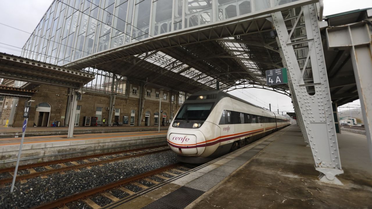 Huelga de trenes este miércoles: en Galicia tendrán que circular un mínimo de 73 convoyes
