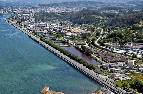 Los vecinos de Pontevedra, Mar�n y Poio creen que el impacto de Ence en su econom�a es positivo. 