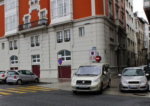 Los veh�culos que salen por la calle Tabernas pueden circular por el Parrote. 