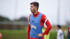 Christian Rivera entrenando con el Sporting