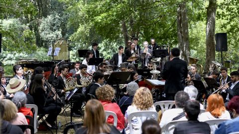 Actuacin musical na carballeira de Santa Isabel no Convivio da Cultura Galega de Outeiro de Rei