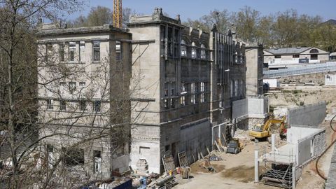 Obras en la Plaza de Abastos de Ourense.