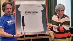 Ana Gonz�lez con Javier Mah�a, de Accem