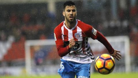 Fede Vico en un partido con el Lugo