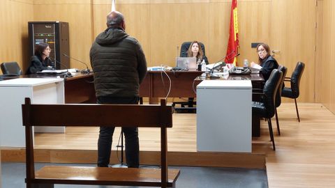 El acusado, durante el juicio en Ourense