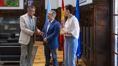 Menor, con representantes del consorcio turstico.