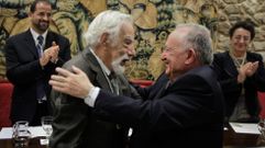 O presidente da RAG, Xes�s Alonso Montero, sa�da a Losada