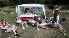 Comida campestre en la fiesta de Sargadelos