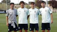 Santi Denia, junto a Barcia, Noel y Trilli, los tres jugadores del Deportivo en la selecci�n sub-19
