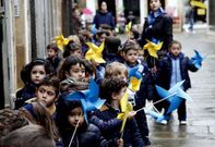 El Jaime Balmes recorri� en en marzo las calles de Noia, tras preparar molinos de viento.