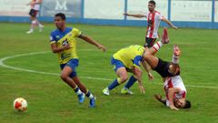 Las imgenes del partido entre el Cambados y el Cliga