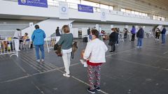 La segunda jornada de vacunaci�n para personas de 60 a 65 a�os transcurri� sin aglomeraciones y con distancia de seguridad, tanto en el interior como en el exterior 
