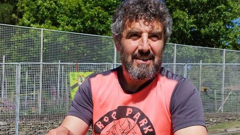 Pedro Esmor�s, en el parque de aventuras que gestiona en San Roque.