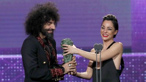 La directora Nata Moreno y el violinista Ara Malikian reciben el Goya a la mejor pelcula documental, por Una vida entre las cuerdas