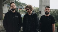 De esquerda a dereita: Alberto Busto (voz e guitarra), �lvaro L�pez (bater�a) e Alejandro Maci�eiras (baixo) 