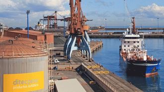 Planta de Ditecpesa en el Puerto de Gij�n.