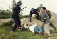 Paco Taxes, deitado, e Vidal Bola�o, de costas, na curta �As cinzas do t�o Xuli�n�.