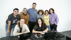 O equipo de produci�n encargado de organizar a cerimonia traballando nunha das salas do Auditorio Fuxan os Ventos esta semana